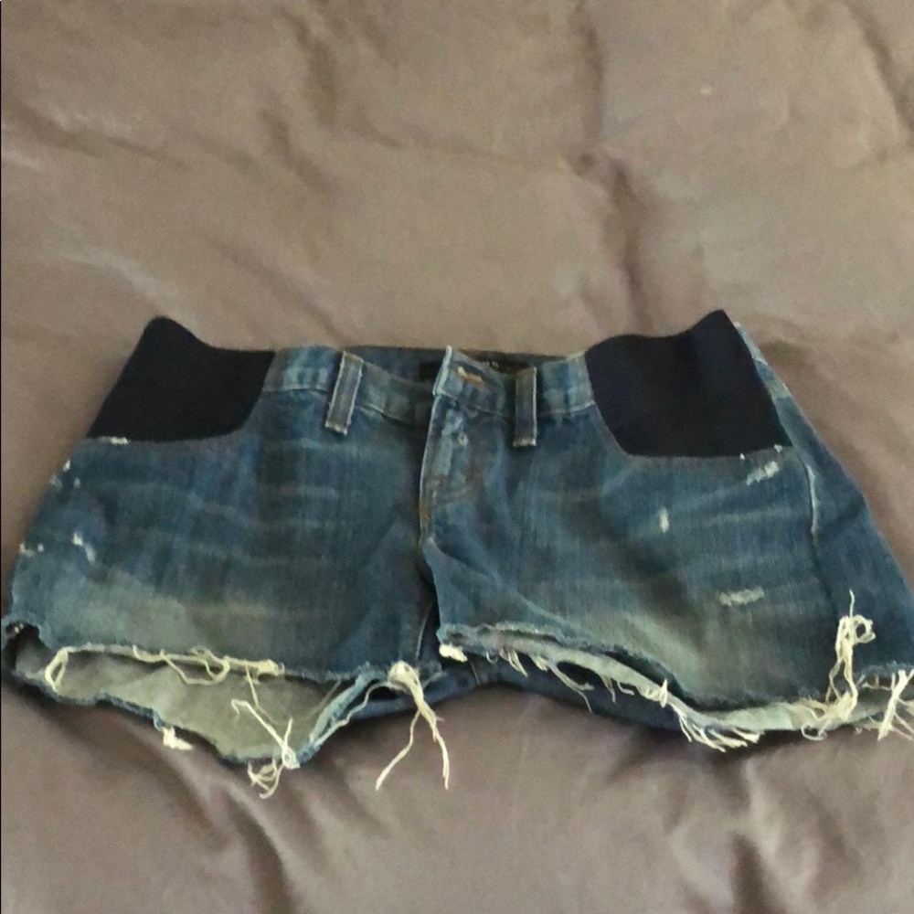JBRAND MATERNITY SHORTS SIZE 28